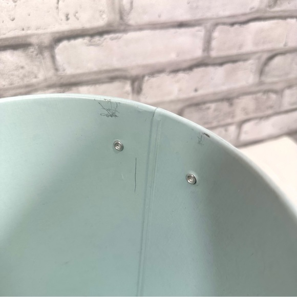 Mainstays Blue Snowflake Christmas Holiday Metal Oval Bucket With Handles - NWT - Picture 12 of 12